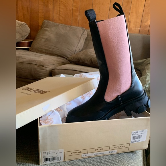 NIB Dolls Kill x PUBLIC DESIRE Kira Chelsea Boots Shoes Size US 6 - Picture 1 of 10